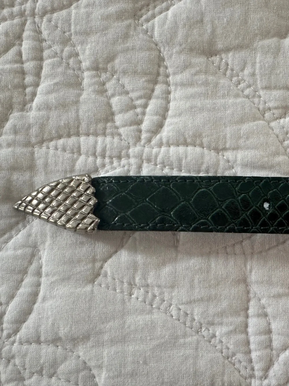 Vintage 1980's Avignon Snake Look Wraparound Green Leather Belt. Made in France - Picture 4 of 11
